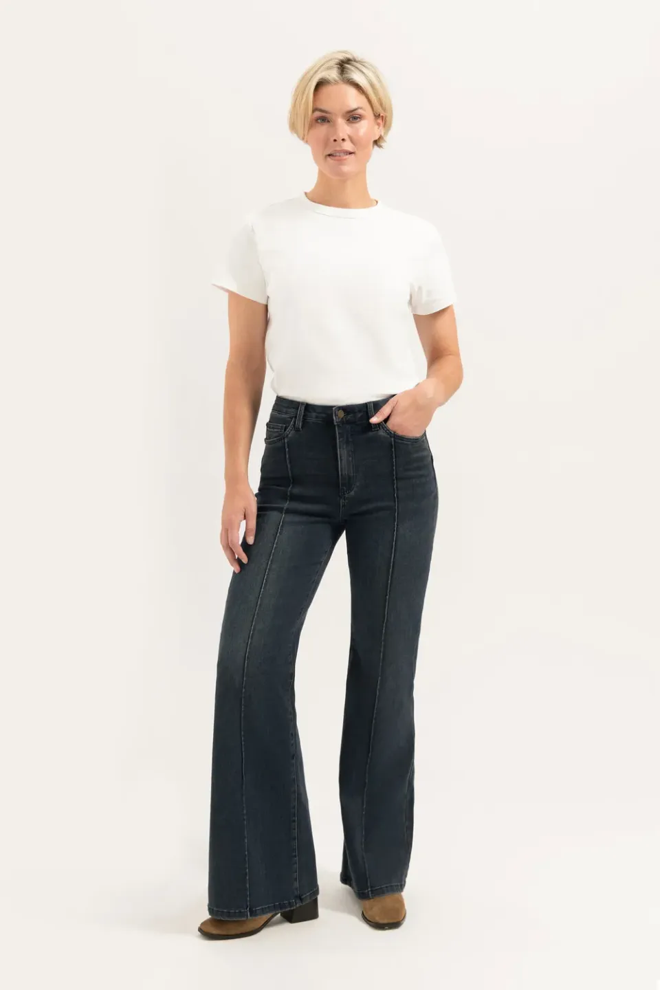 Florez Ana flared jeans Classic Indigo wijd