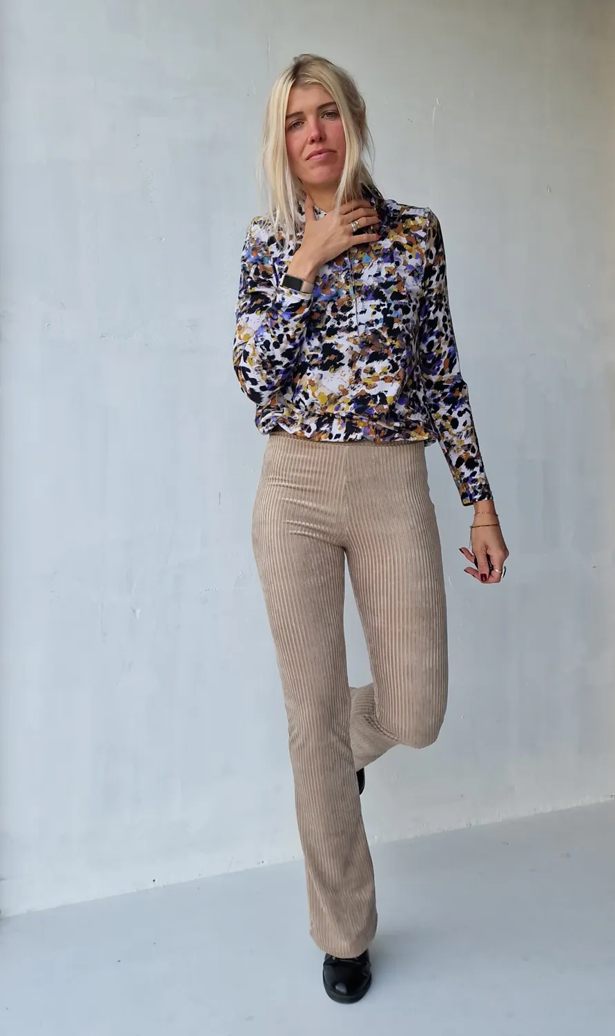 Madame Liz Flared Legging Rib Taupe Lengte 36