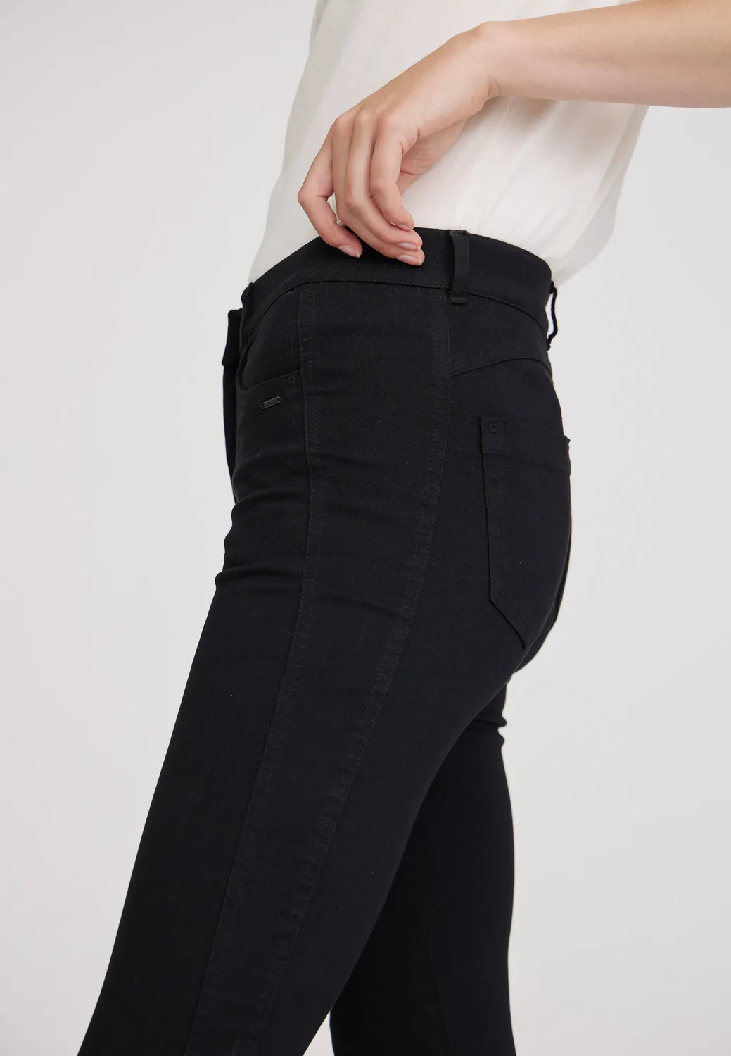 Laurie Serene Slim damesbroek Black 5-pocket stretch