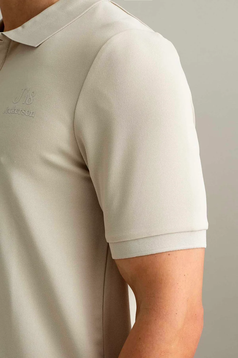 J18 polo korte mouw lichtbeige technisch piqué
