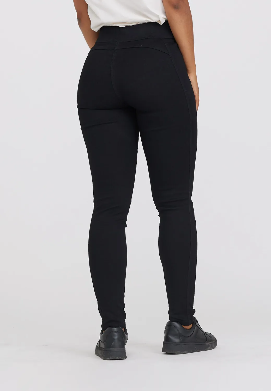 Laurie Serene Slim SL broek Black denim stretch