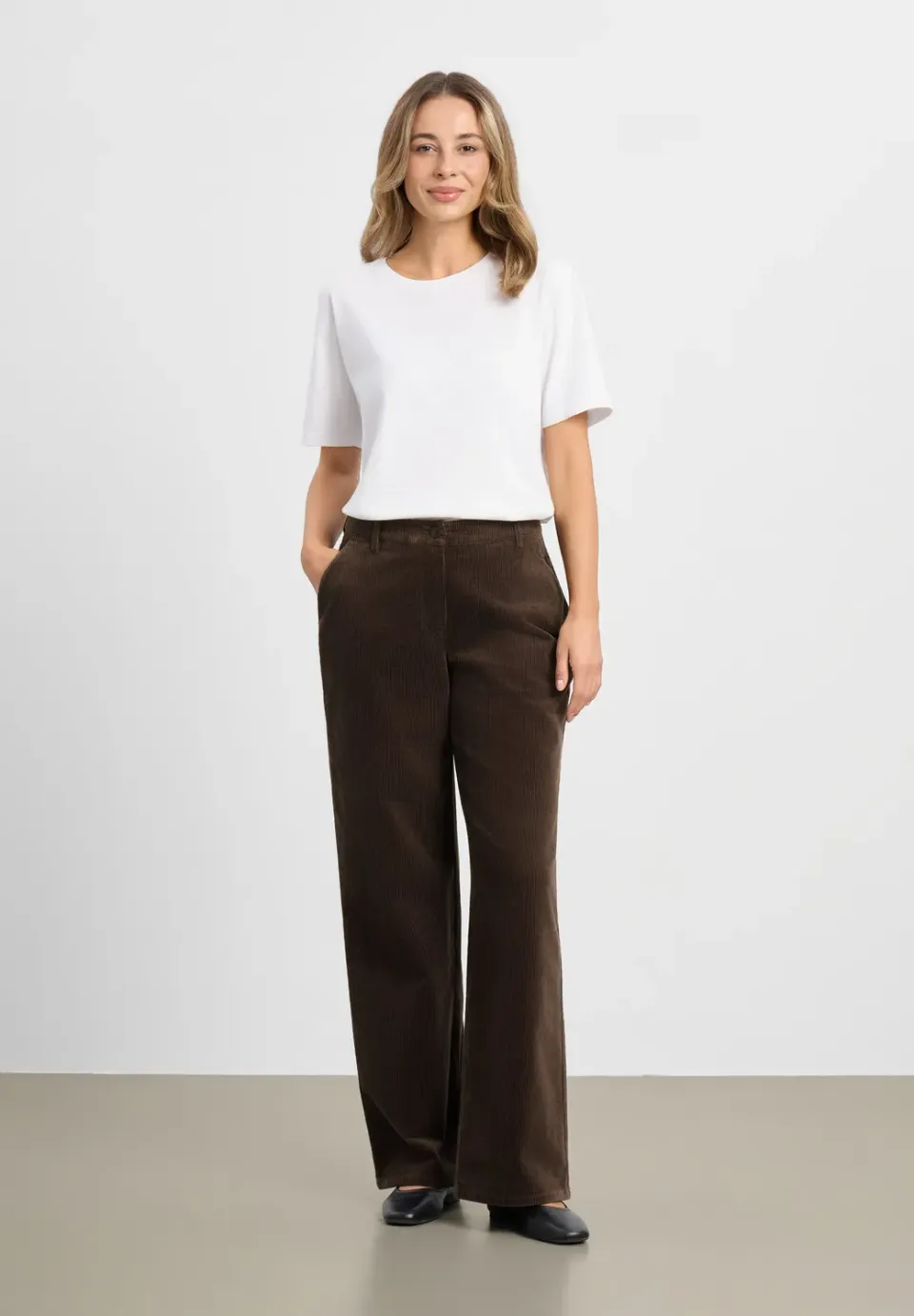 Laurie Charm Loose Corduroy broek bruin losse pasvorm