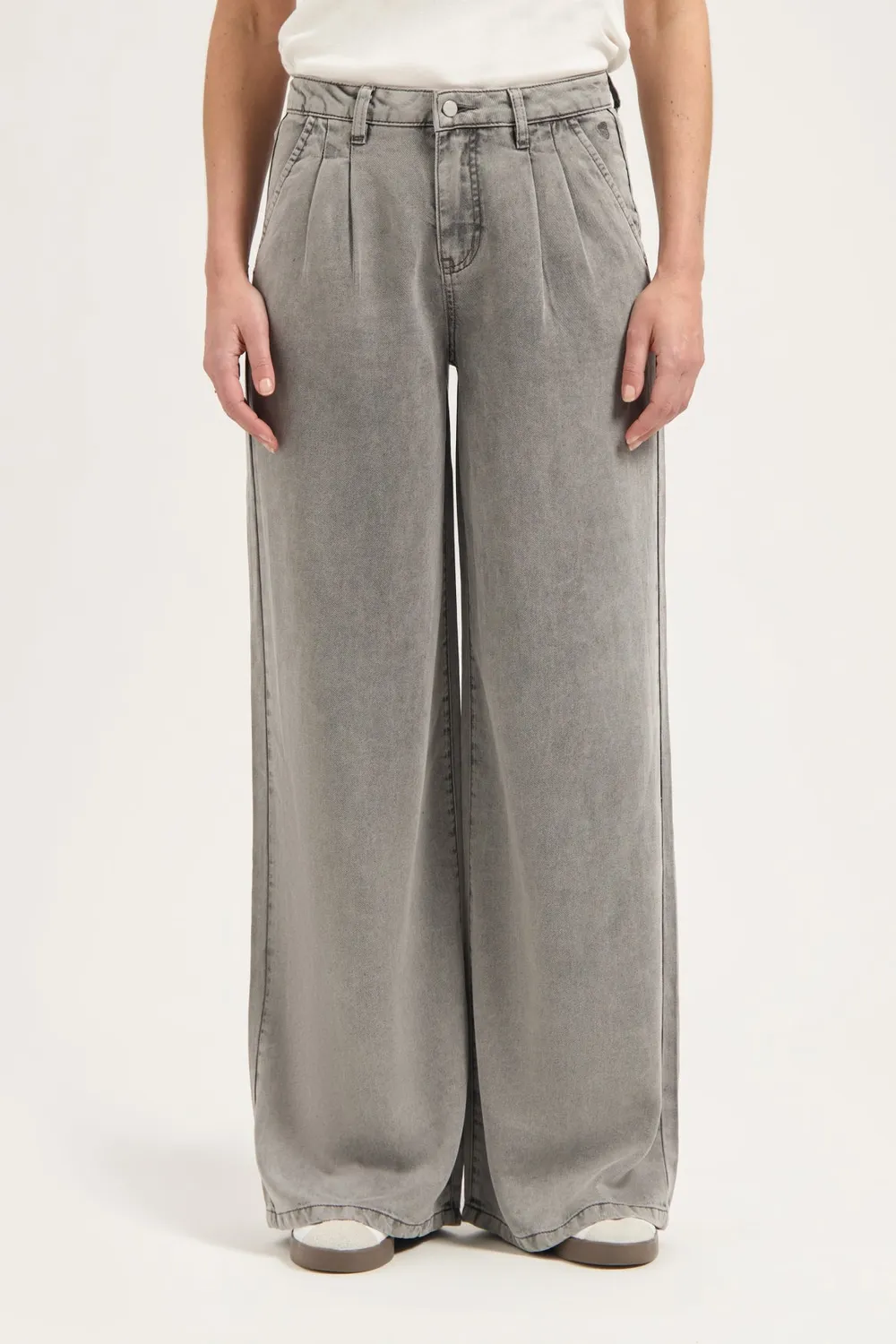 Florez Gina Loose jeans grijs tencel zomer