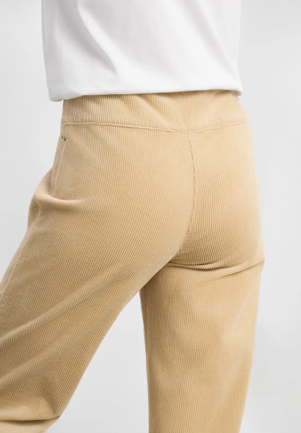 Laurie Thea Straight fluwelen broek Cafe Latte medium stretch
