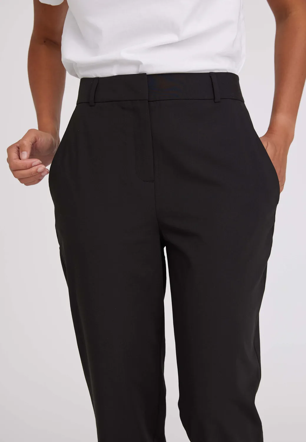 Laurie Noa Relaxed ML broek zwart viscose