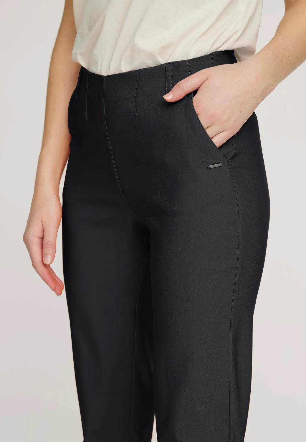 Laurie Taylor Regular CL zwarte broek Black cropped