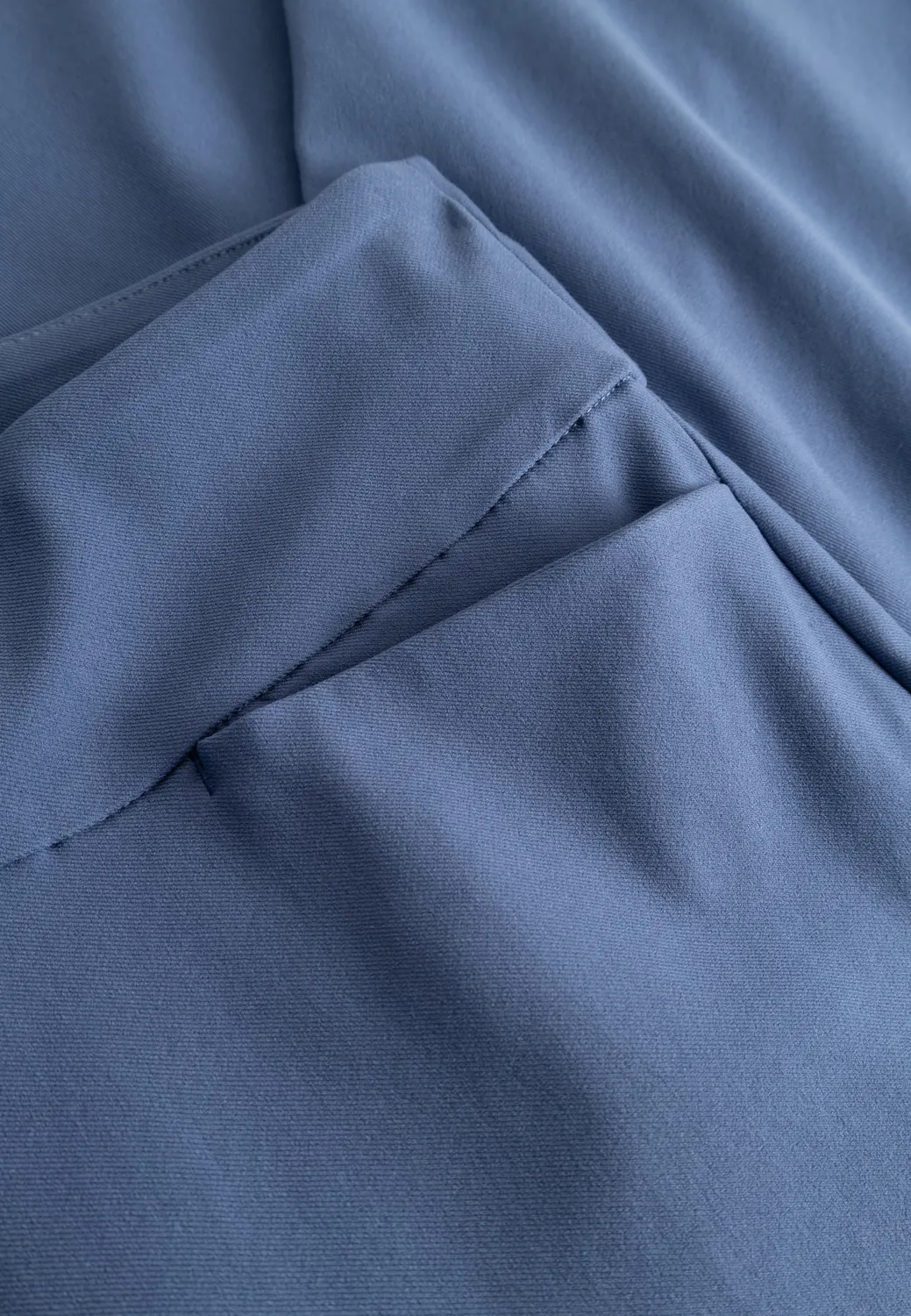 Laurie Thea Straight SL damesbroek blue korte lengte