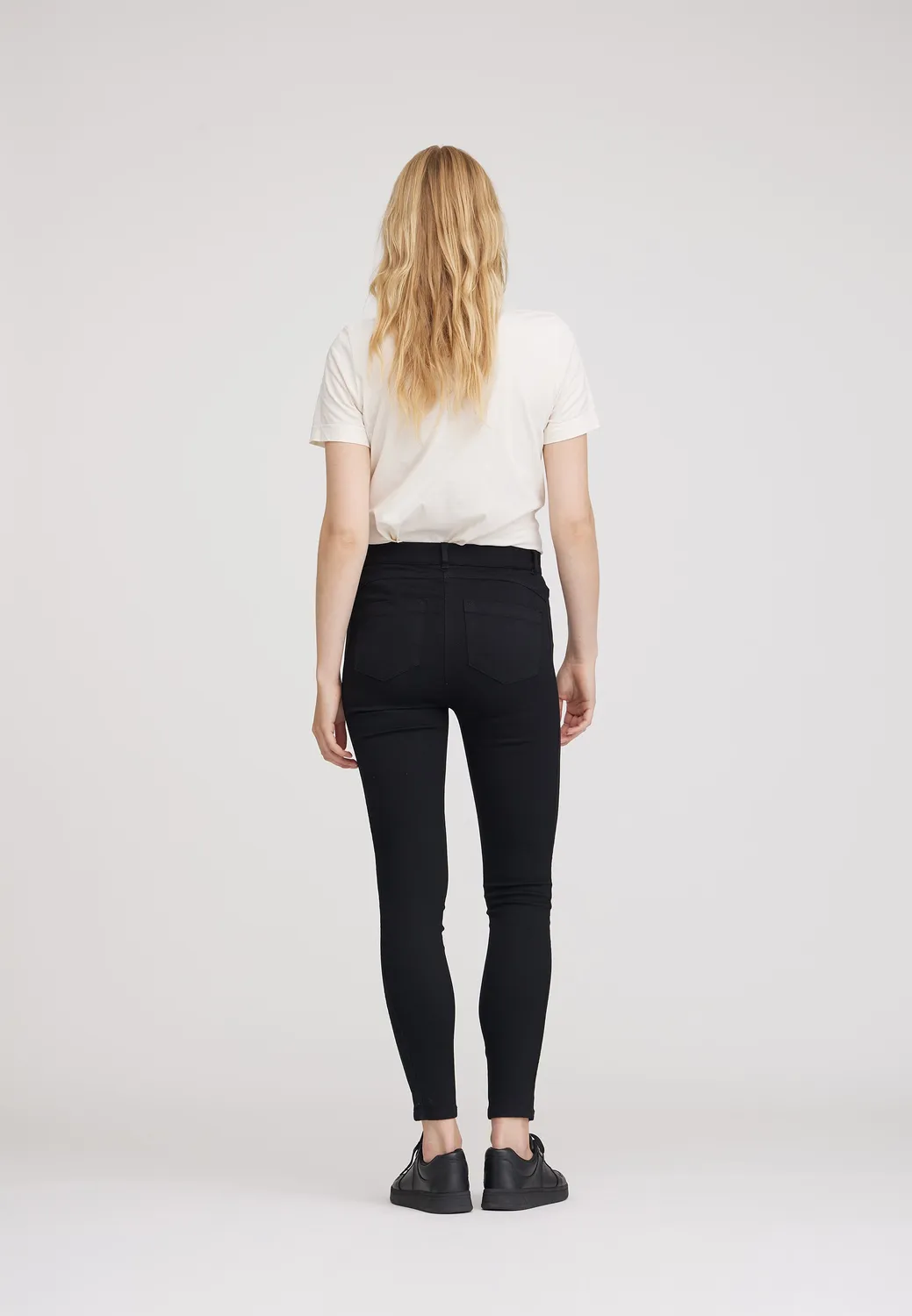 Laurie Serene Slim damesbroek Black 5-pocket stretch