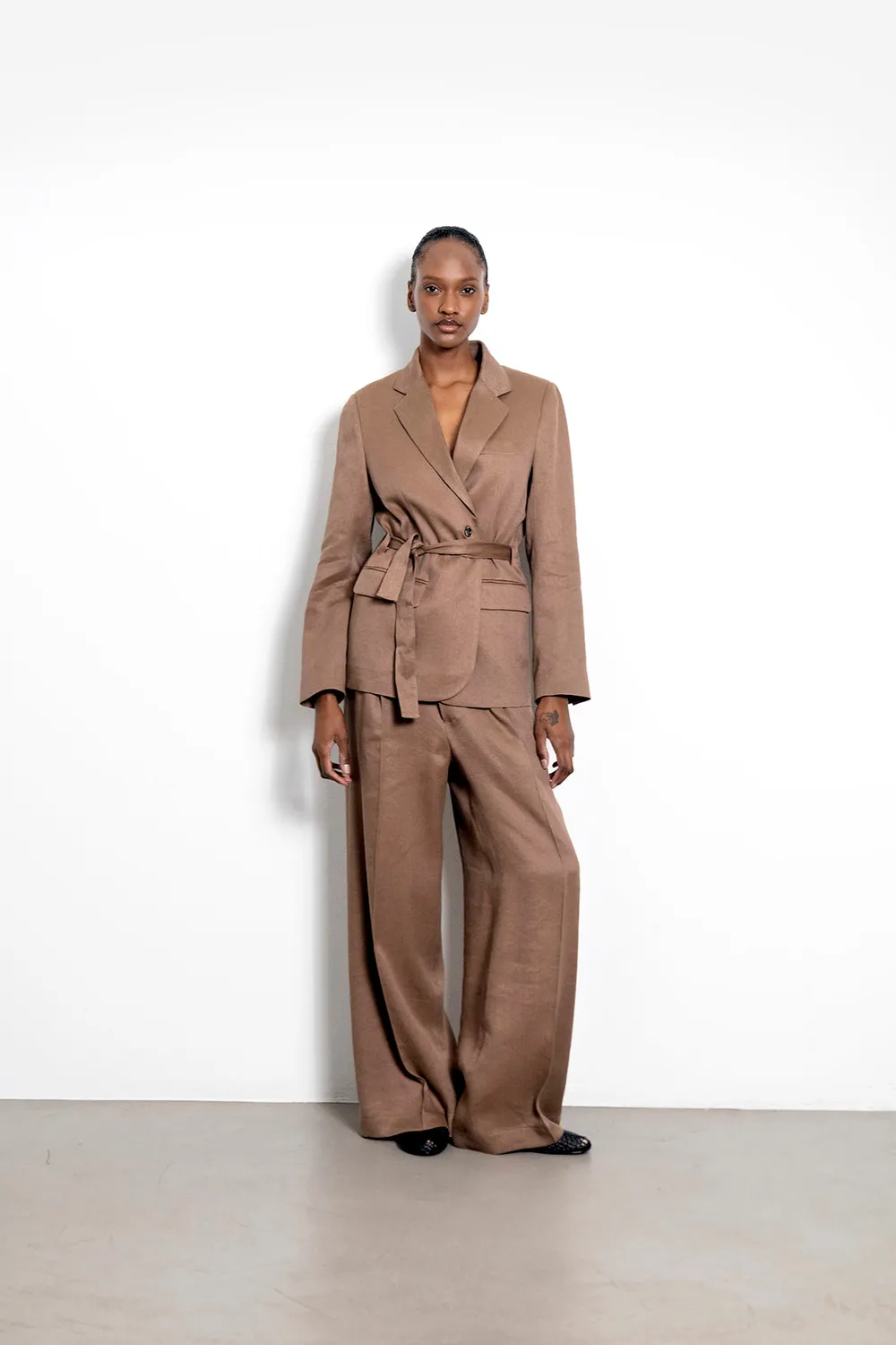 Nine In The Morning Agnese Blazer Dames Camel Linnen