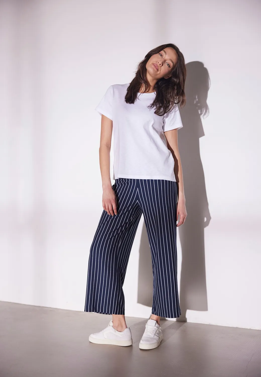 Laurie Donna Loose CL 28364 broek navy stripe cropped