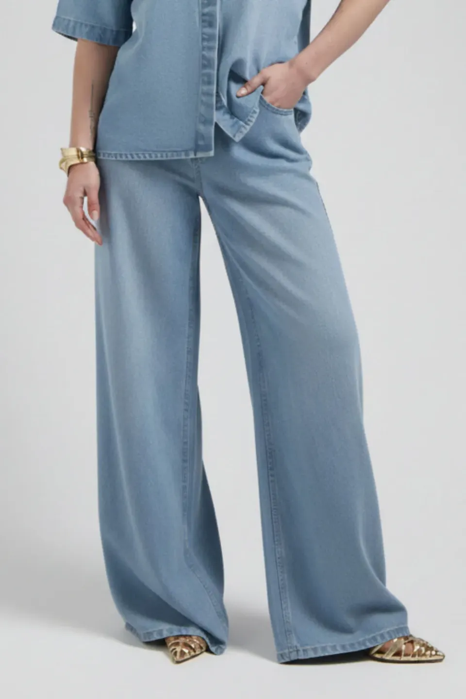 Florez Liv Wide leg jeans mid blue loose-fit