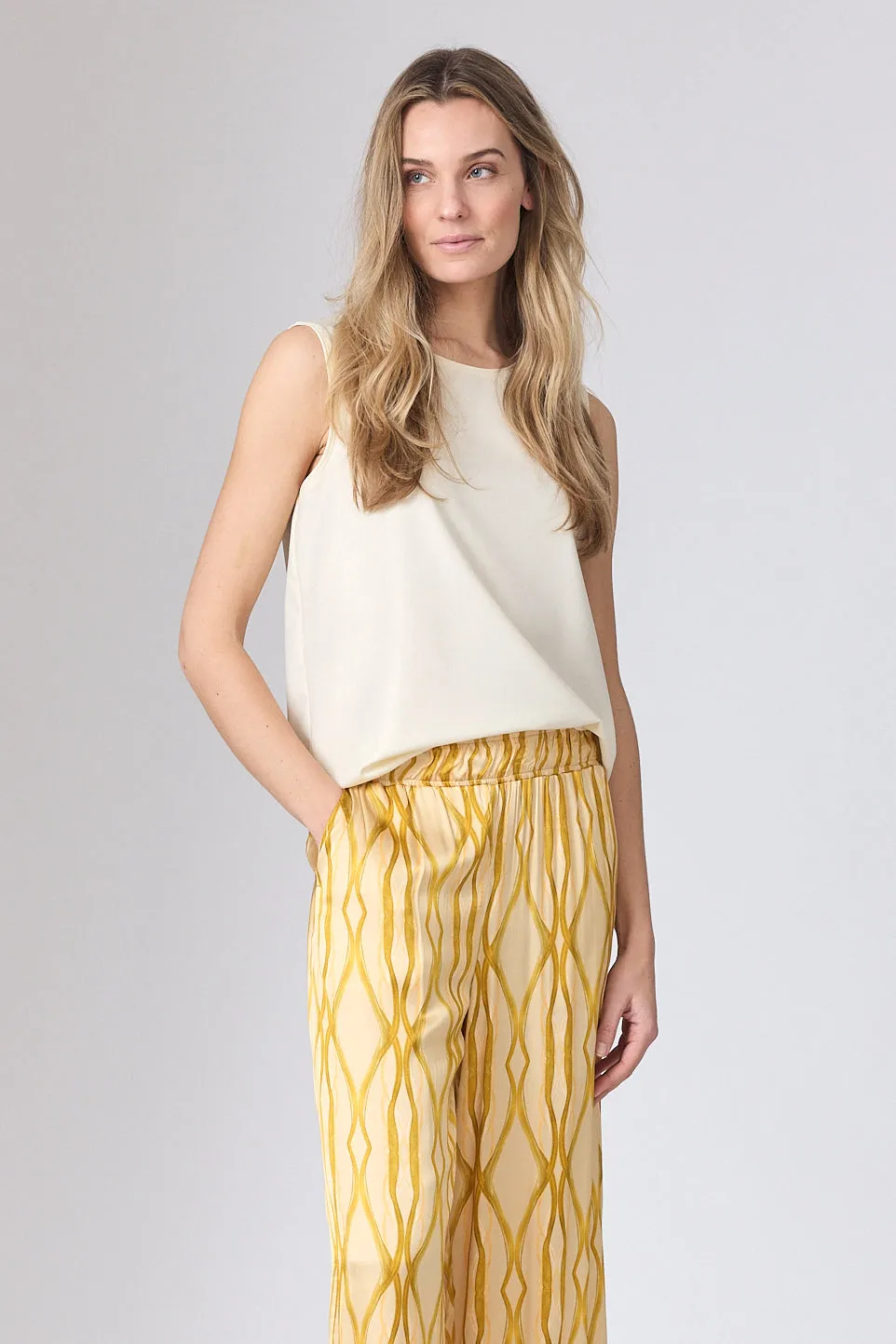 Corel Nola Shine broek sabbia satijn glans