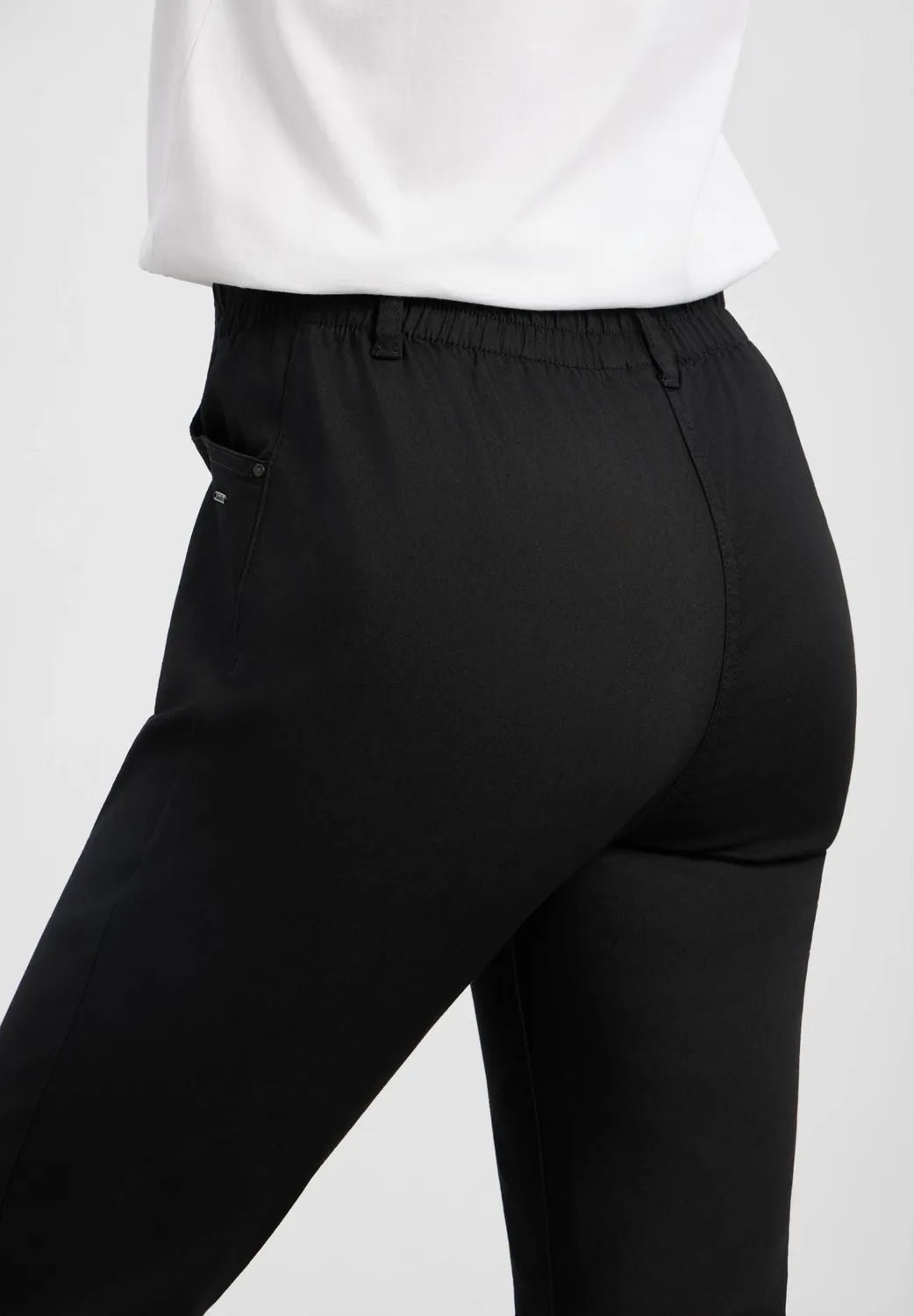 Laurie Violet Relaxed ML broek Black biologisch katoen