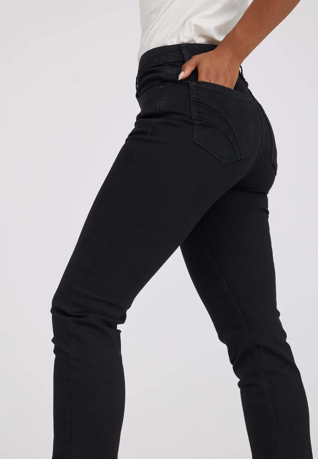 Laurie Charlotte Regular ML jeans washed black denim ecolabel