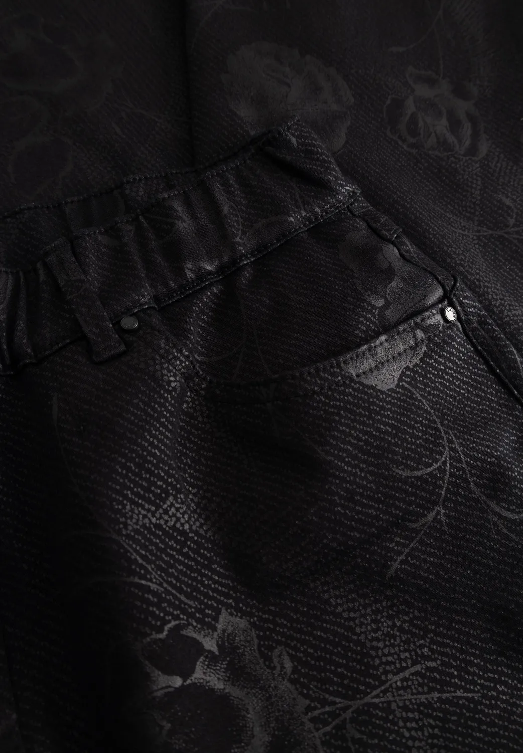 Laurie Hannah Regular broek black bloom print extra kort