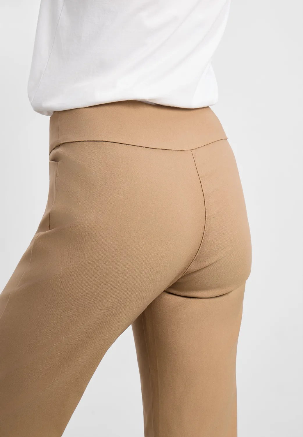Laurie Thea Straight SL broek nougat elastische taille