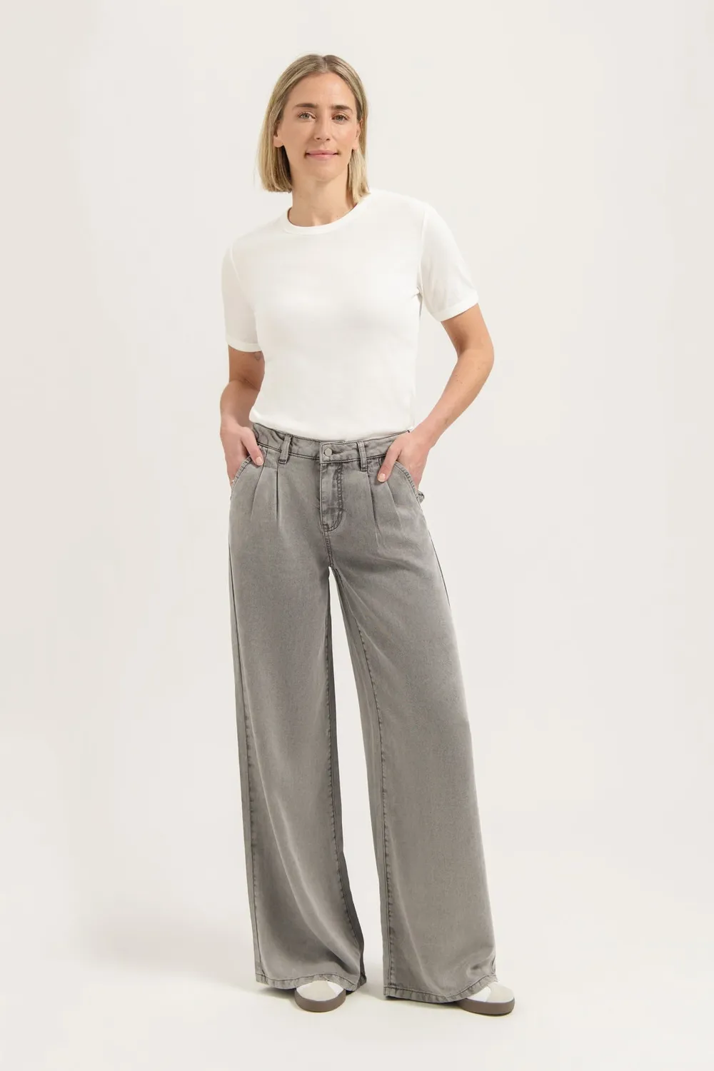 Florez Gina Loose jeans grijs tencel zomer