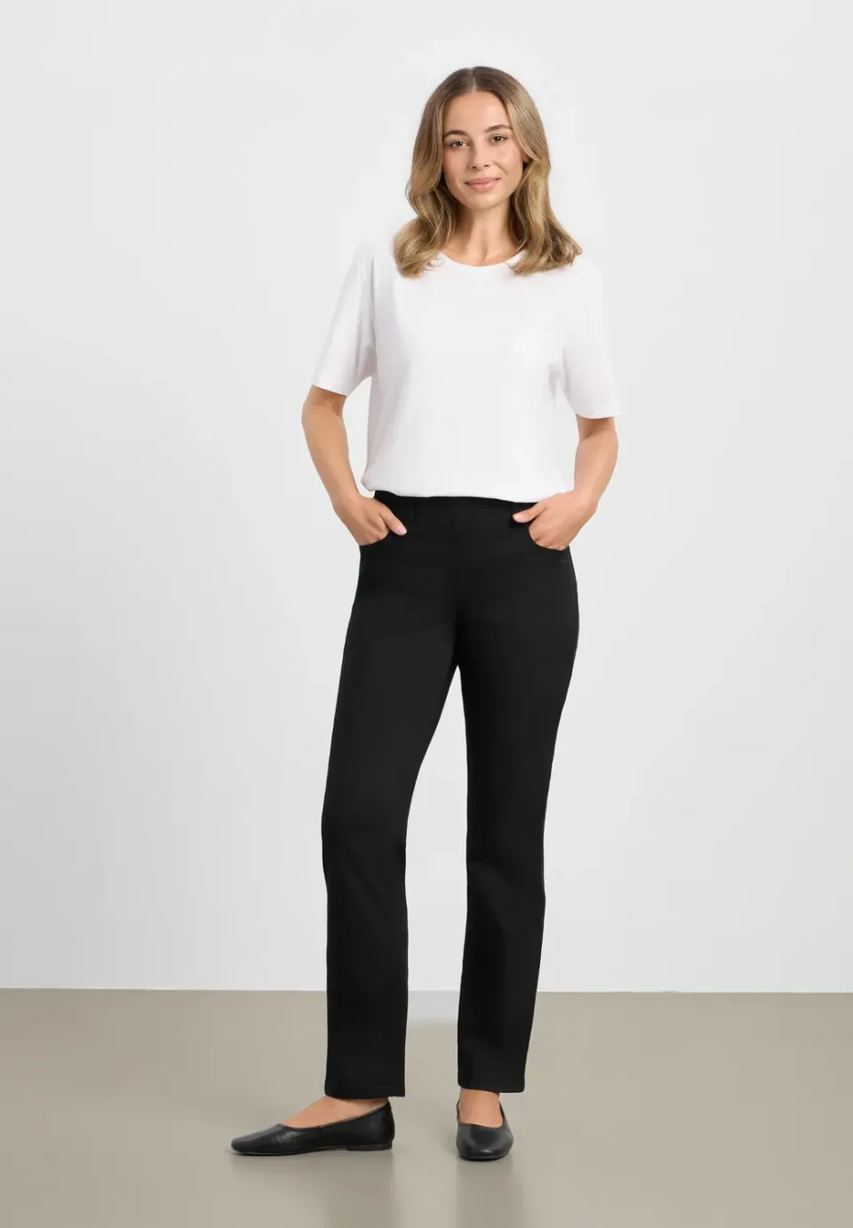 Laurie Violet Relaxed ML broek Black biologisch katoen