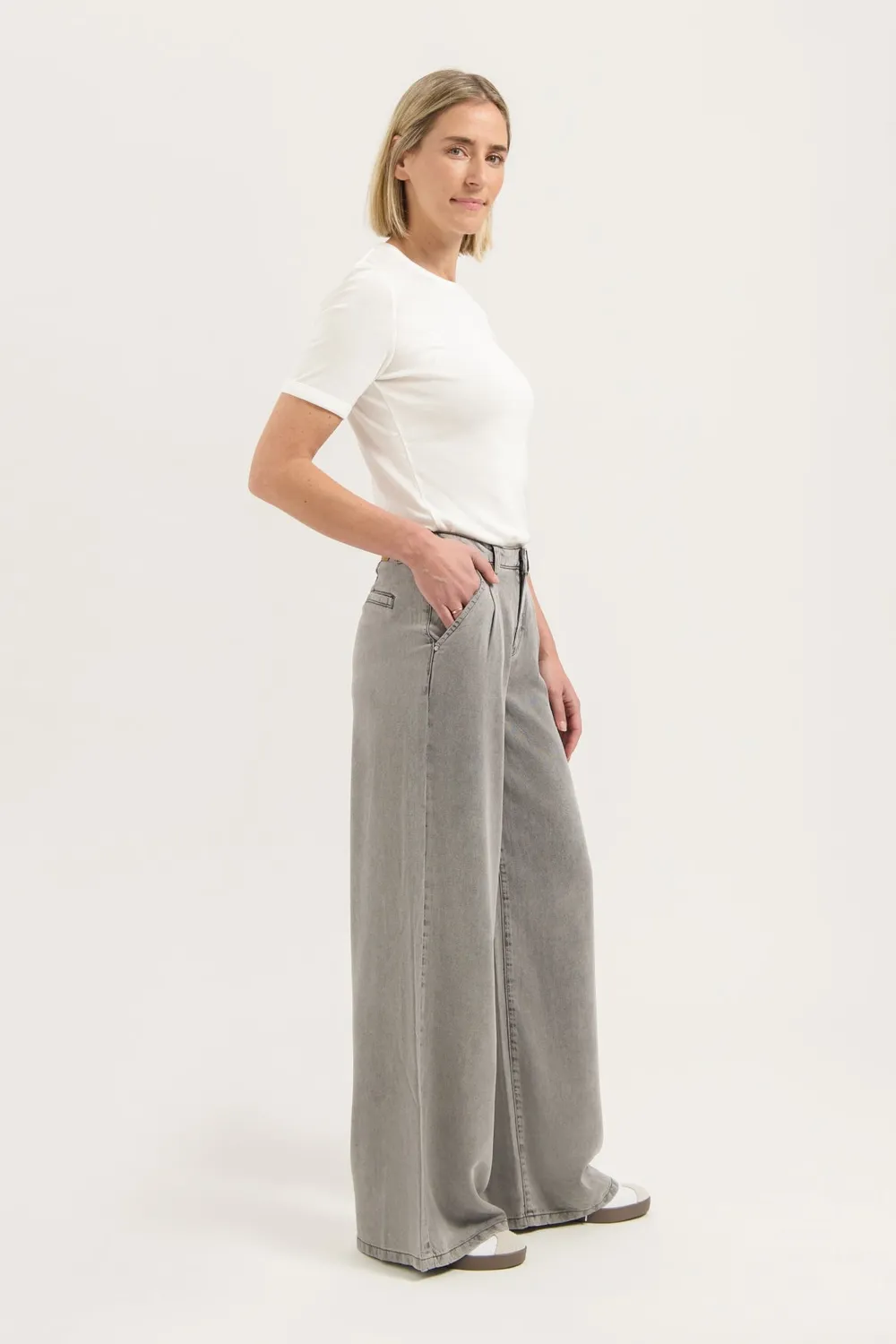 Florez Gina Loose jeans grijs tencel zomer
