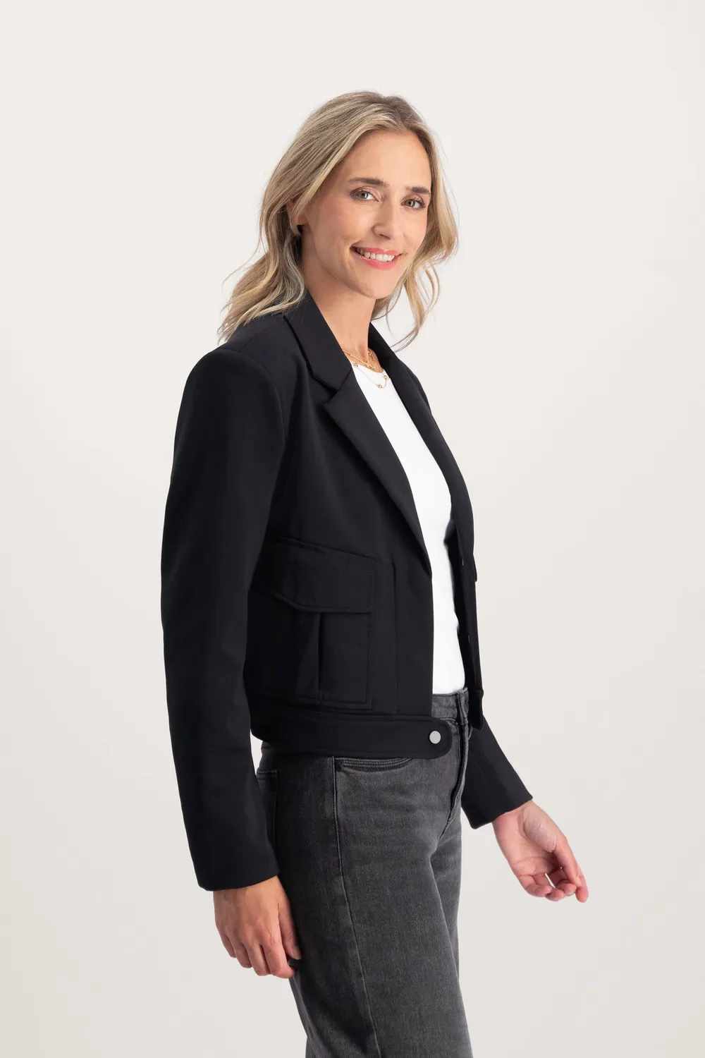 Florez Gigi Jacket Black knoopsluiting klepzakken