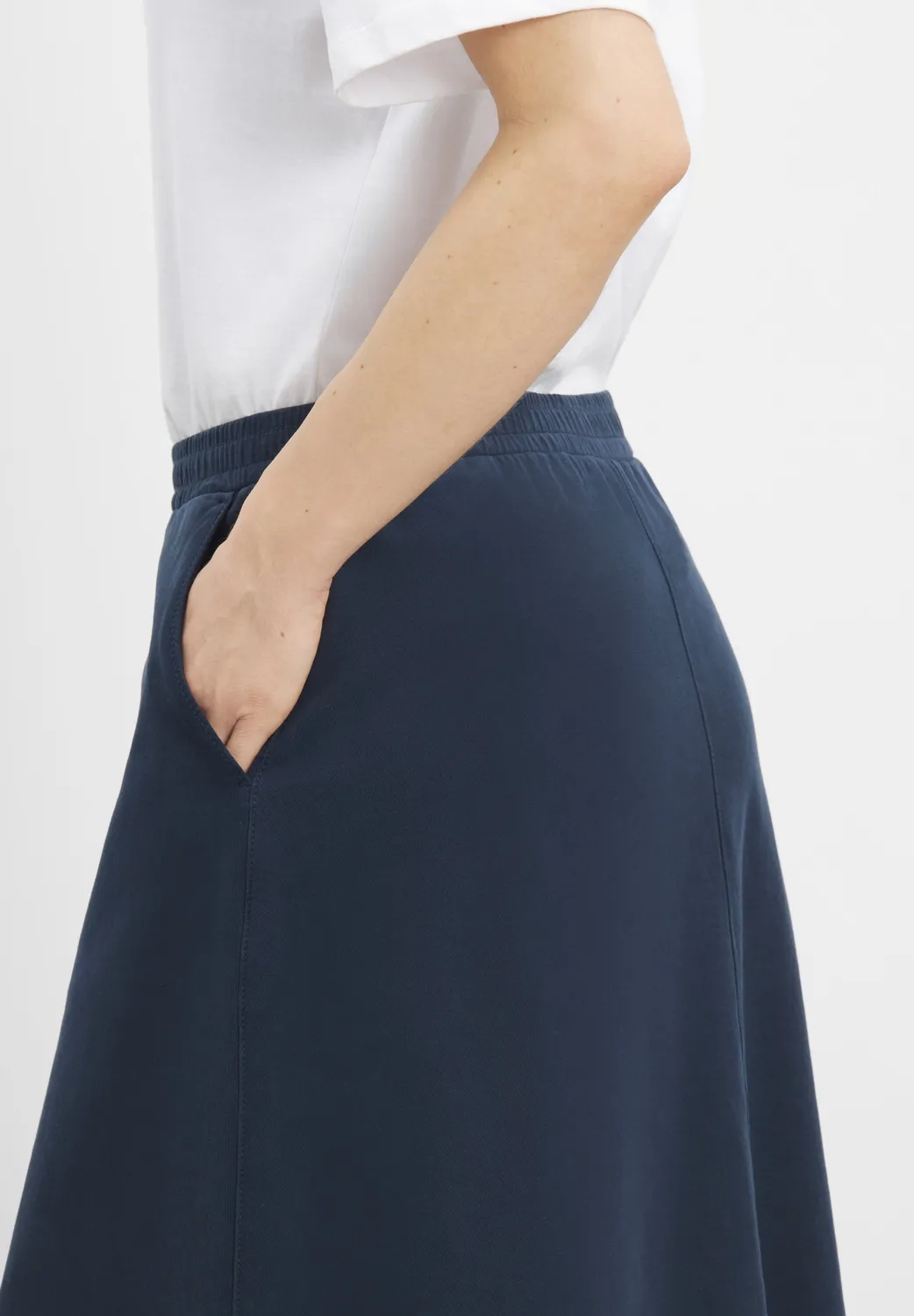 Laurie Sophia rok 80 cm navy stretch