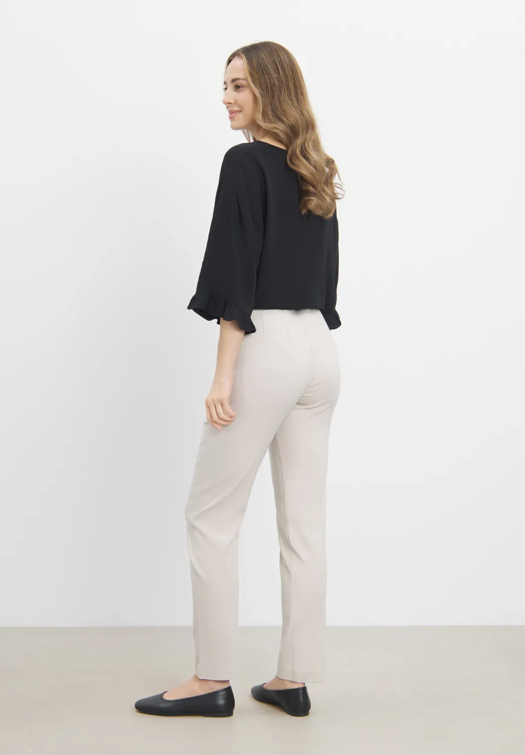 Laurie Taylor Regular SL damesbroek Grey Sand kort