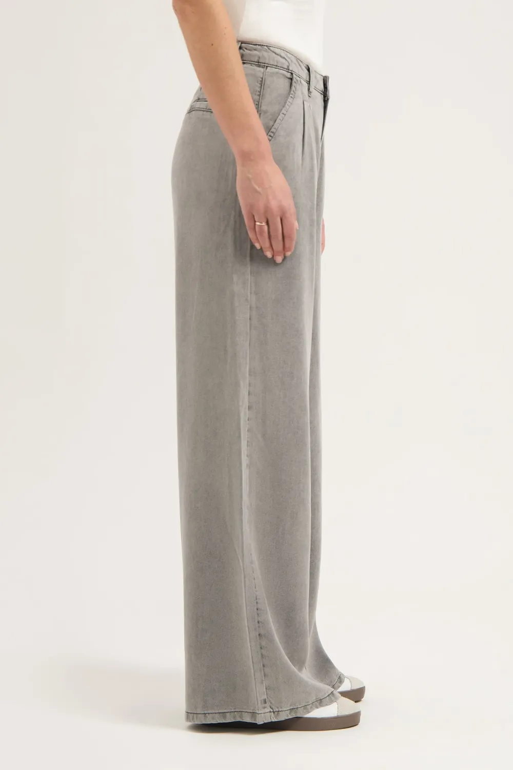 Florez Gina Loose jeans grijs tencel zomer