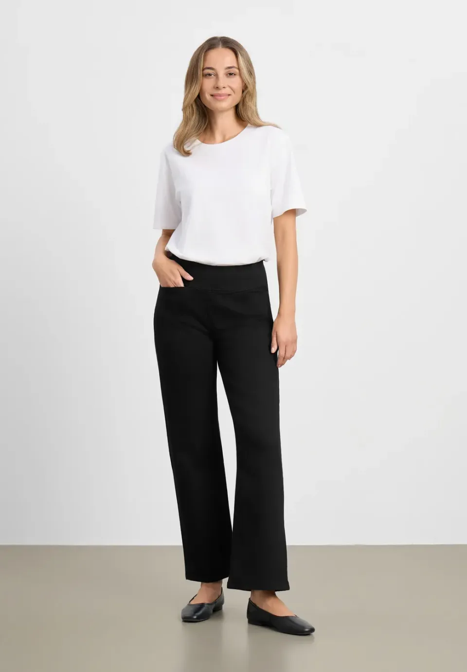 Laurie Thea Straight SL broek Black korte pijp