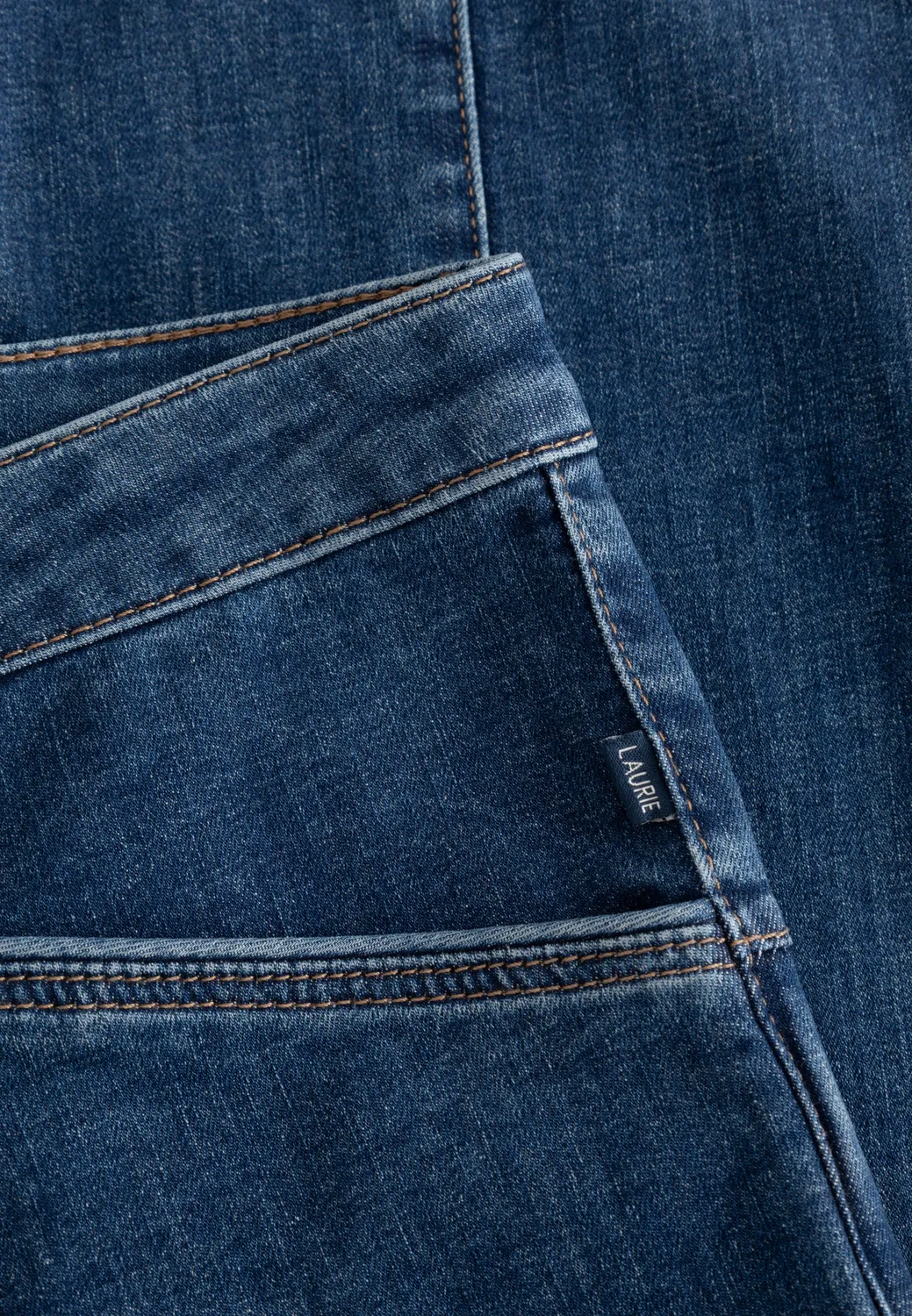 Laurie Slender Blanche Regular ML damesjeans Blue Denim