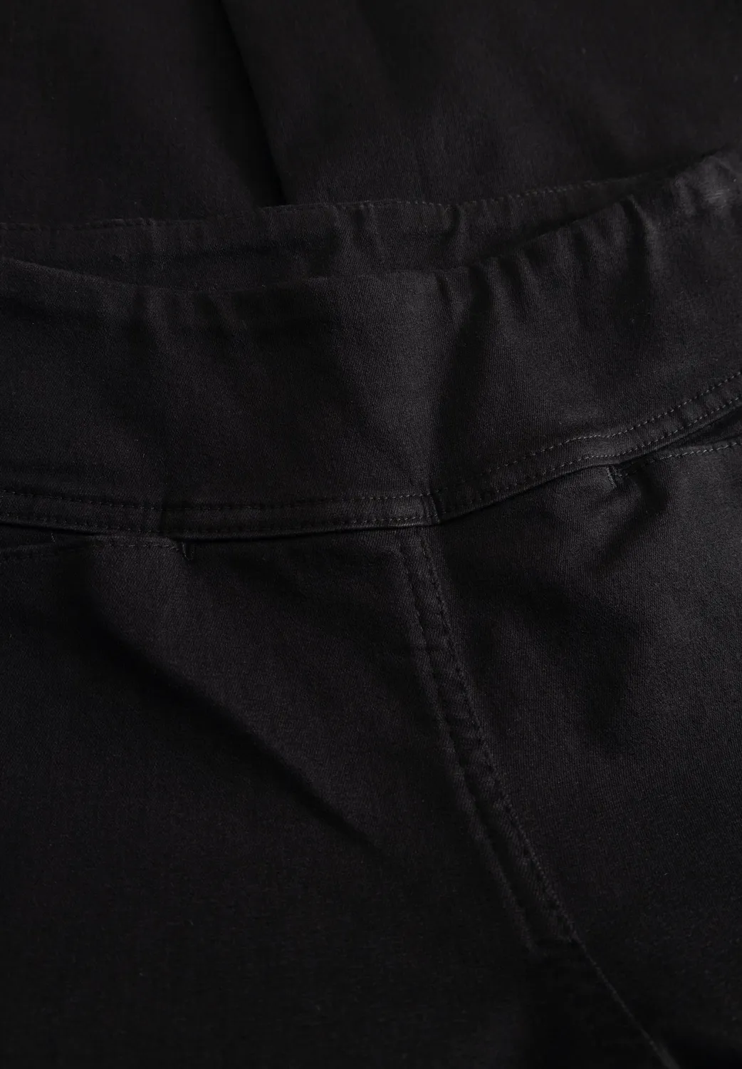 Laurie Thea Straight SL broek Black korte pijp