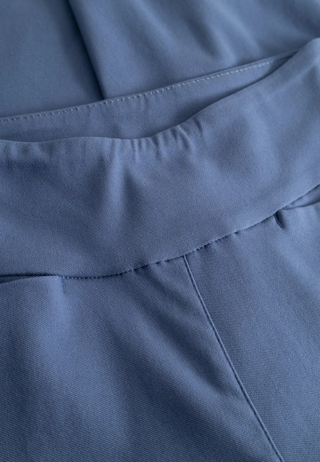 Laurie Thea Straight SL damesbroek blue korte lengte