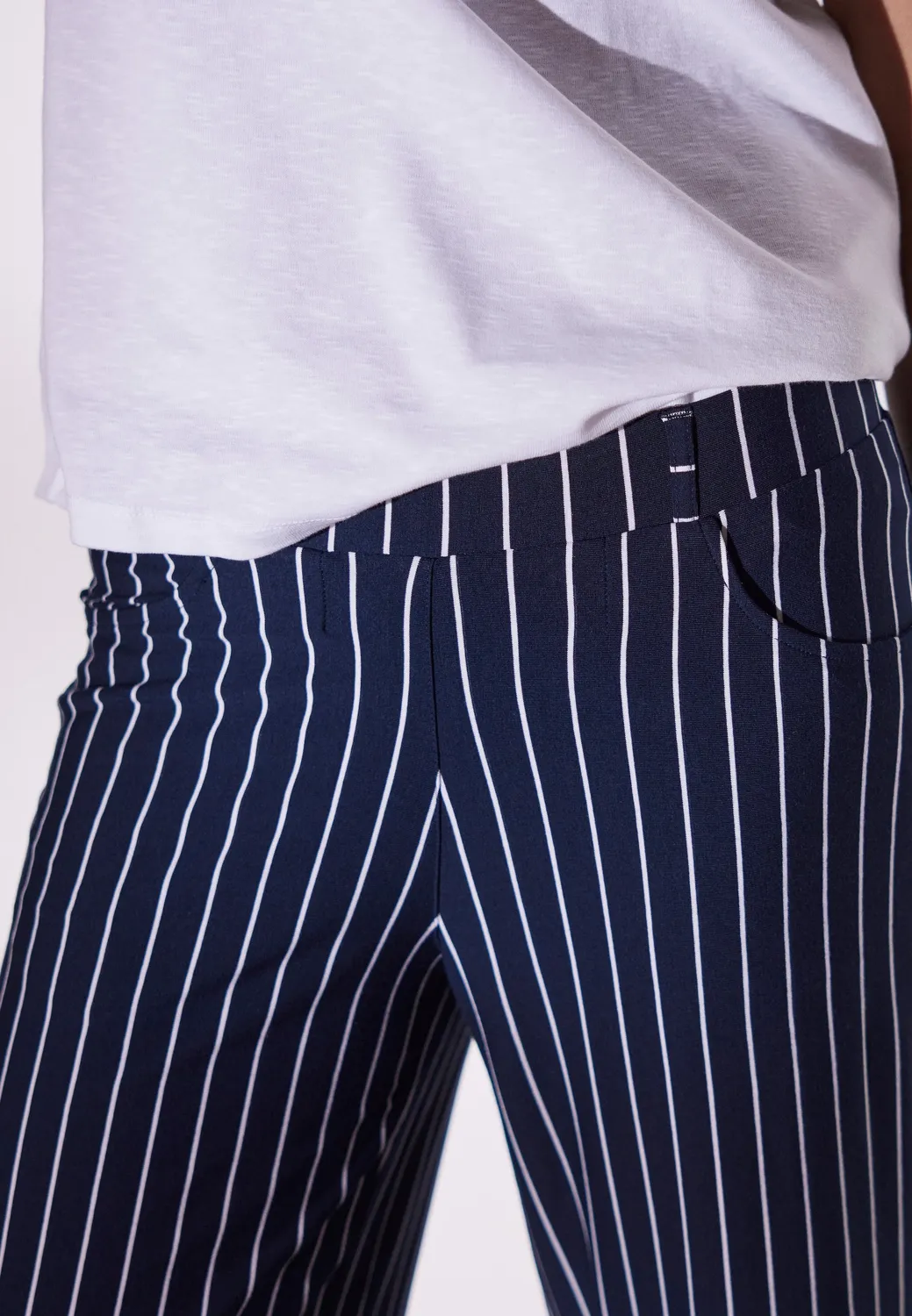 Laurie Donna Loose CL 28364 broek navy stripe cropped