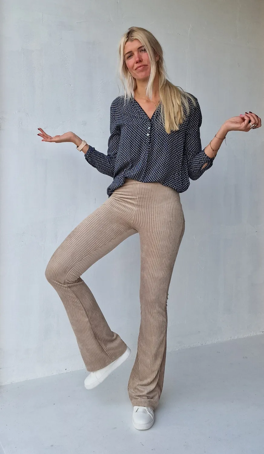 Madame Liz Flared Legging Rib Taupe Lengte 36