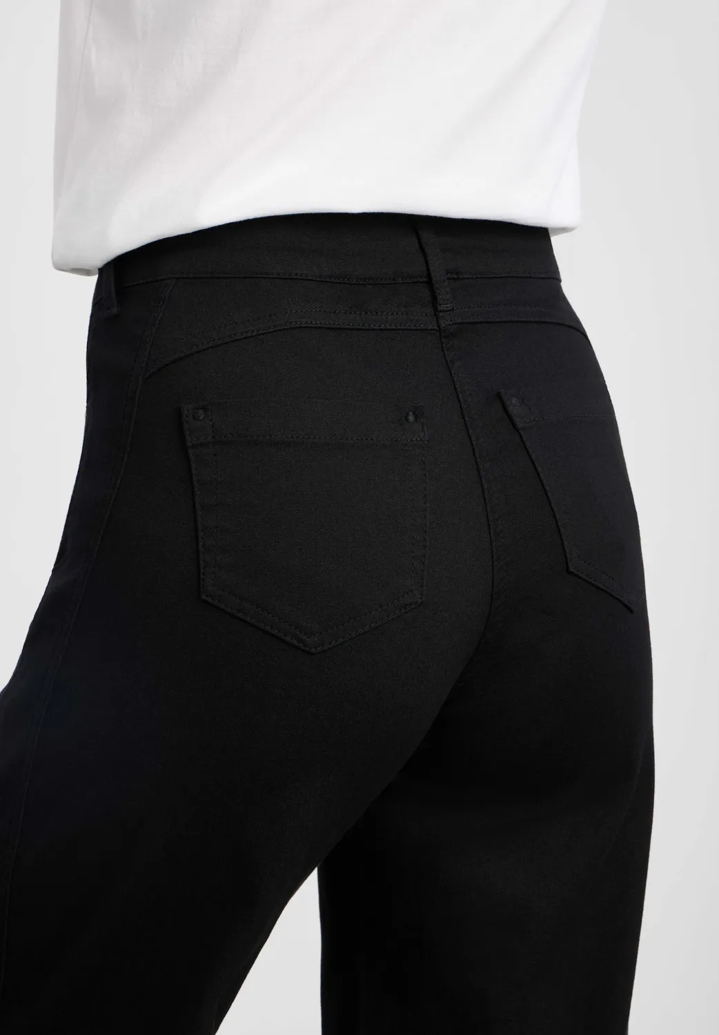 Laurie Serene 100624 Loose ML broek zwart stretch