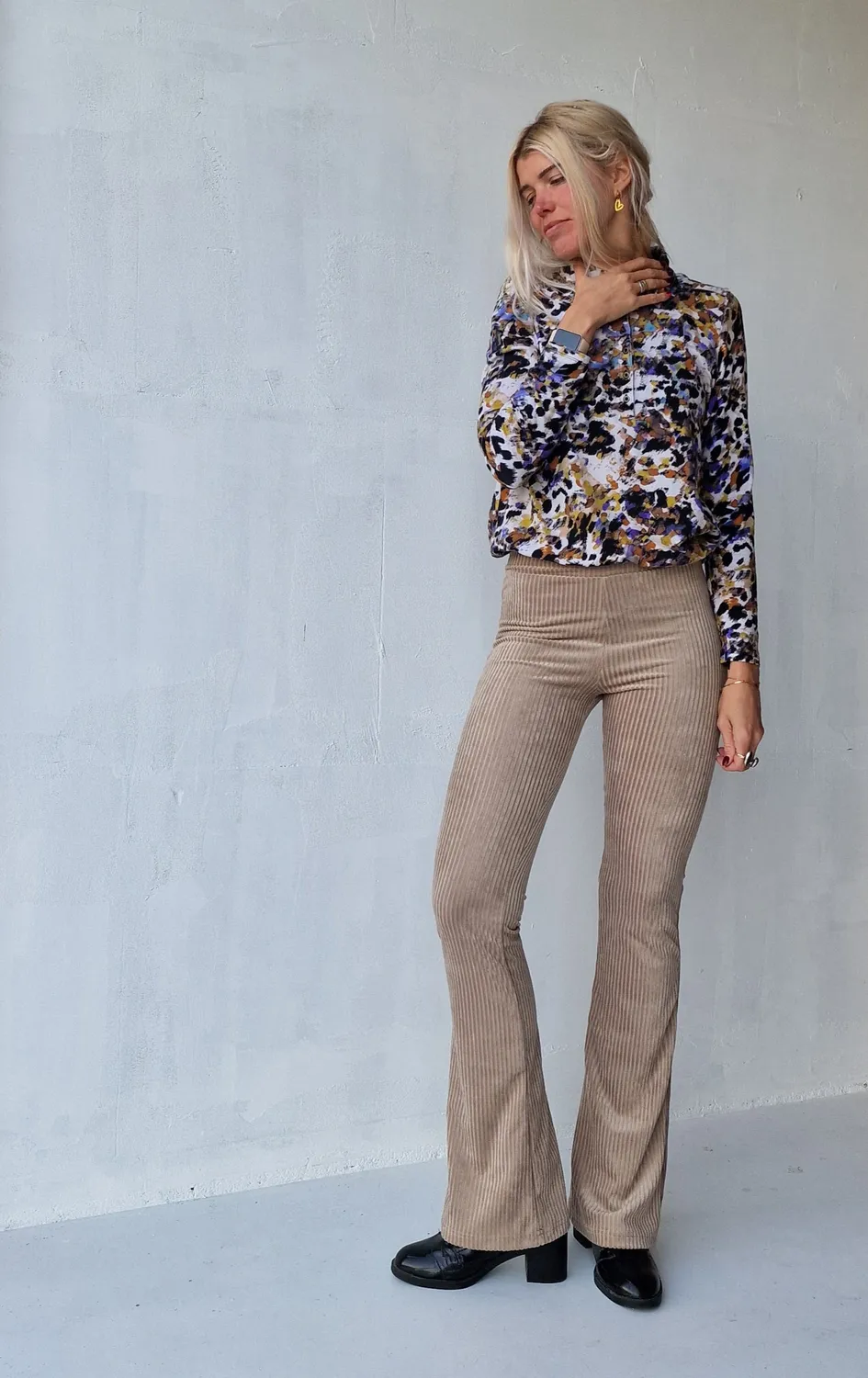 Madame Liz Flared Legging Rib Taupe Lengte 36