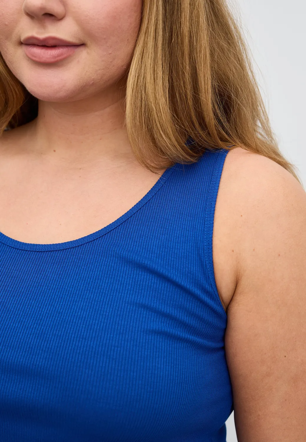 Laurie Alberte 100943 tanktop true blue rib